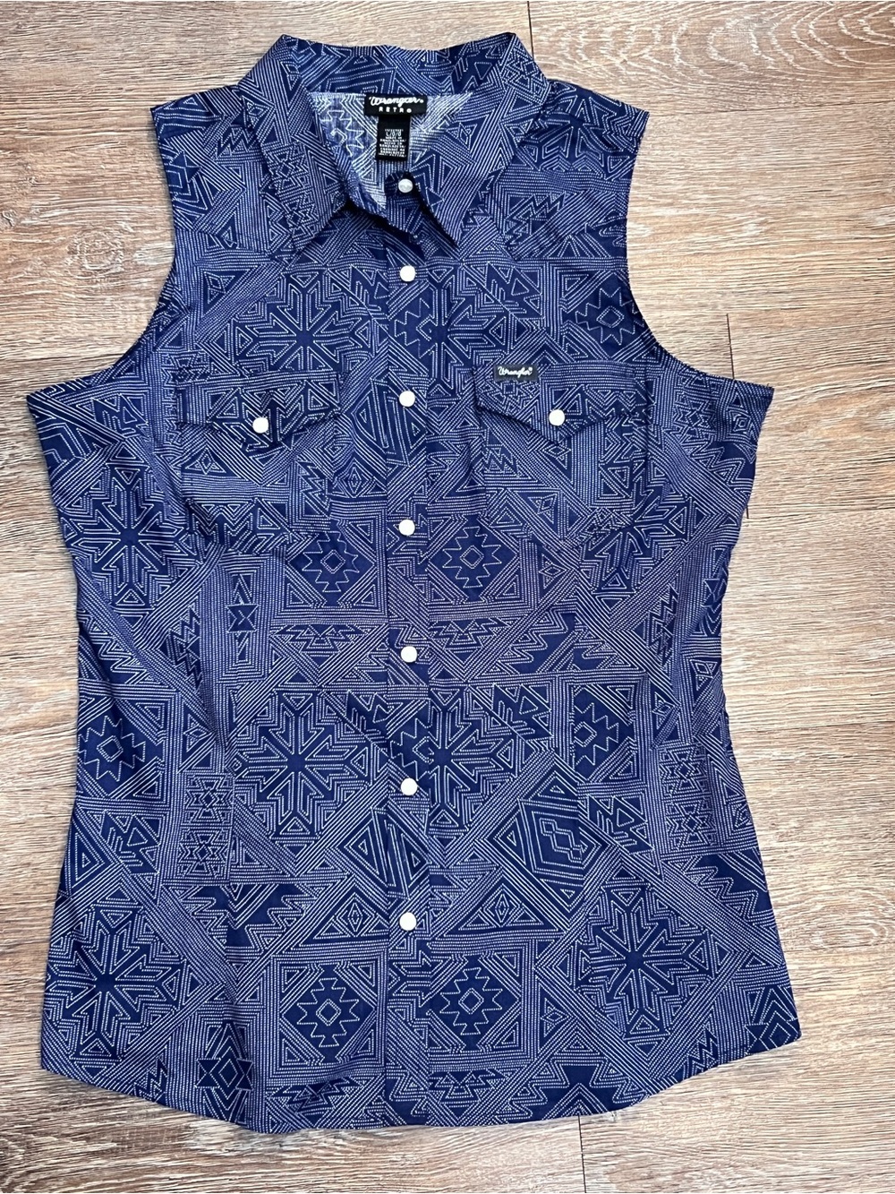 Wrangler Retro Sleeveless Western Snap Shirt Navy Aztec Print Cotton | Size: L - Picture 2 of 10